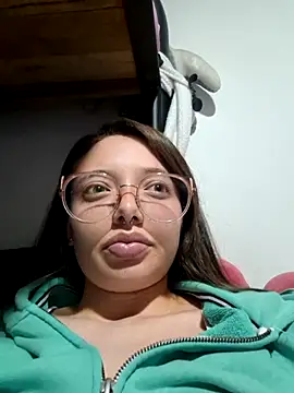 Snapshot of linda-schmidt chatting on November 9, 2025, 12:03 am linda-schmidt online show from November 9, 2025, 12:03 am