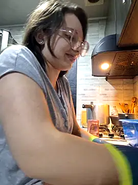 Snapshot of linda-schmidt chatting on November 4, 2025, 12:03 am linda-schmidt online show from November 4, 2025, 12:03 am