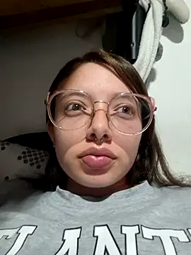 Snapshot of linda-schmidt chatting on December 1, 2025, 1:17 am linda-schmidt online show from December 1, 2025, 1:17 am