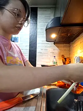 Snapshot of linda-schmidt chatting on December 2, 2025, 8:43 pm linda-schmidt online show from December 2, 2025, 8:43 pm