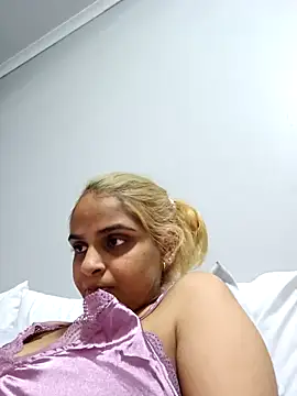 DirtySnowball69 online show from September 26, 2025, 6:48 pm