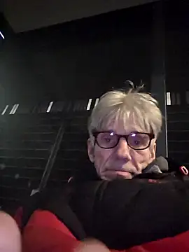 Snapshot of InMeinenMund chatting on December 1, 2025, 11:05 pm InMeinenMund online show from December 1, 2025, 11:05 pm