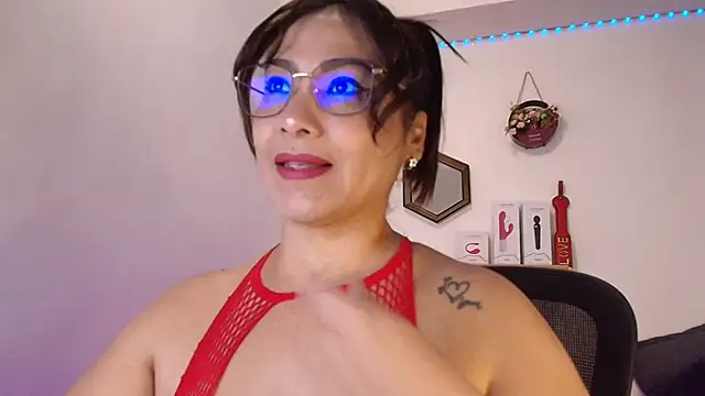 Snapshot of JuliRamirez chatting on March 9, 2025, 2:21 pm JuliRamirez online show from March 9, 2025, 2:21 pm