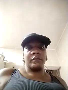 Snapshot of ShakeBigAss chatting on December 21, 2025, 6:20 pm ShakeBigAss online show from December 21, 2025, 6:20 pm