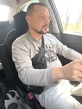 DanielOhCool online show from April 17, 2026, 9:01 am