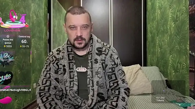 Snapshot of DanielOhCool chatting on September 29, 2025, 7:37 am DanielOhCool online show from September 29, 2025, 7:37 am