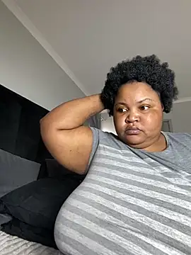 Snapshot of MissLola27 chatting on November 24, 2025, 10:37 am MissLola27 online show from November 24, 2025, 10:37 am