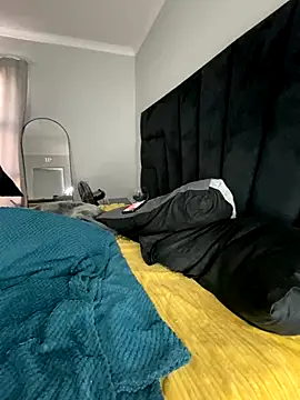 Snapshot of MissLola27 chatting on October 30, 2025, 6:23 am MissLola27 online show from October 30, 2025, 6:23 am