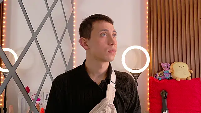 Snapshot of Chris_Bennett chatting on September 26, 2025, 12:12 pm Chris Bennett online show from September 26, 2025, 12:12 pm