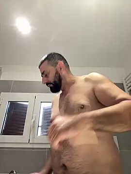 ChiIul11 online show from April 22, 2026, 4:25 pm