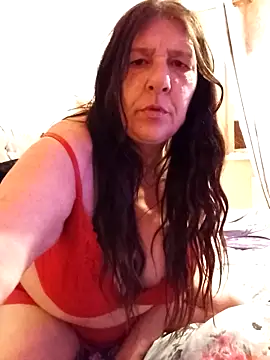 Snapshot of Leanne43 chatting on May 5, 2026, 12:35 am Leanne43 online show from May 5, 2026, 12:35 am