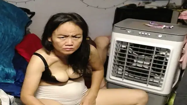 Snapshot of 1CuteAndSexy69 chatting on February 16, 2026, 6:06 pm 1CuteAndSexy69 online show from February 16, 2026, 6:06 pm