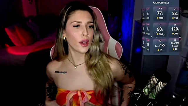 Snapshot of queenxlexy chatting on December 29, 2024, 10:25 pm queenxlexy online show from December 29, 2024, 10:25 pm