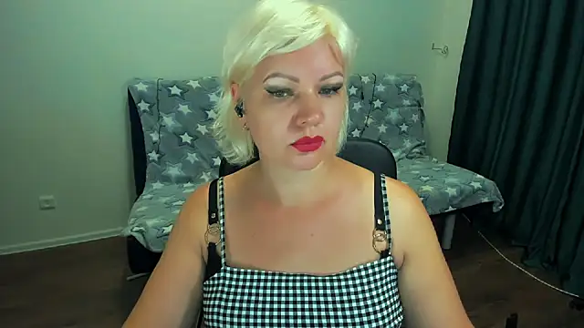 Snapshot of Angelaroberti3 chatting on September 26, 2025, 5:09 pm Angelaroberti3 online show from September 26, 2025, 5:09 pm