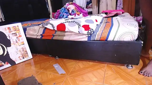 loreblackhot online show from December 13, 2025, 8:04 pm