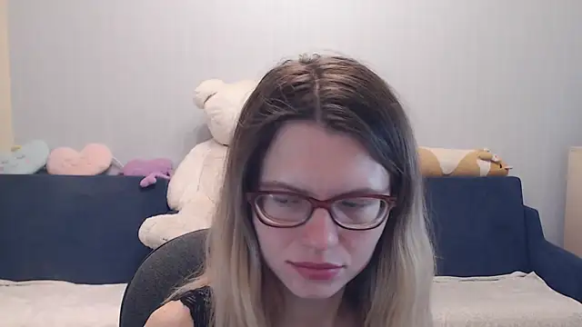 night is dark online show from November 21, 2025, 9:14 pm