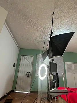 valerie lya online show from February 20, 2026, 12:51 pm