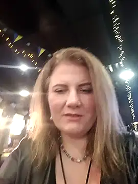 Snapshot of LizaCakes chatting on March 6, 2025, 3:35 pm LizaCakes online show from March 6, 2025, 3:35 pm