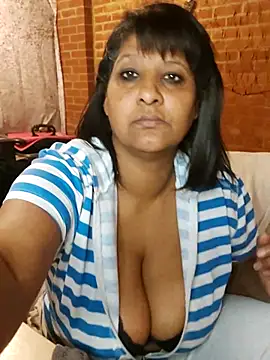 Snapshot of Lilybanx chatting on October 3, 2025, 12:06 pm Lilybanx online show from October 3, 2025, 12:06 pm