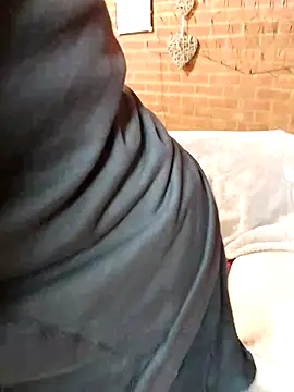 Snapshot of Lilybanx chatting on October 19, 2025, 9:01 am Lilybanx online show from October 19, 2025, 9:01 am