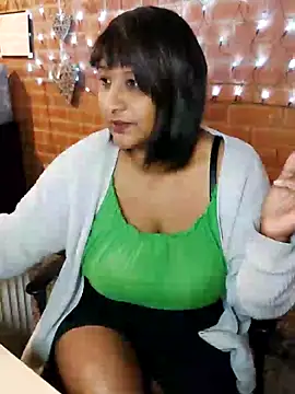 Snapshot of Lilybanx chatting on January 22, 2025, 7:57 am Lilybanx online show from January 22, 2025, 7:57 am