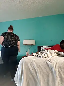 Snapshot of Oowwwii chatting on November 8, 2025, 9:07 pm Oowwwii online show from November 8, 2025, 9:07 pm