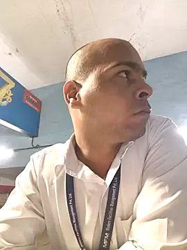 Vickyrajput009 online show from February 12, 2026, 3:06 am