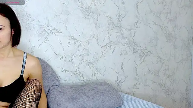 Snapshot of sweeetgirls2021 chatting on February 5, 2026, 3:35 am sweeetgirls2021 online show from February 5, 2026, 3:35 am