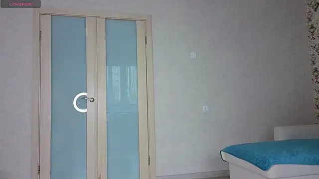 sweeetgirls2021 online show from September 15, 2025, 2:34 am