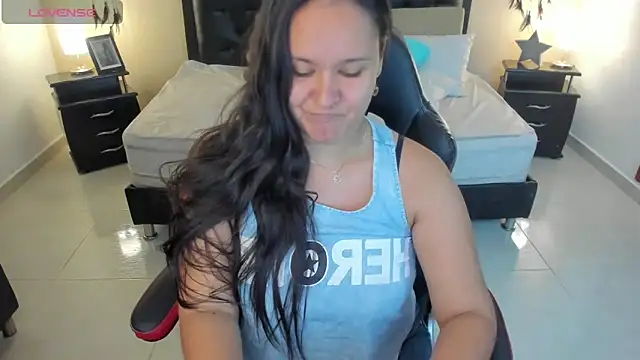 Snapshot of emily_lovexx chatting on September 9, 2025, 8:18 pm emily lovexx online show from September 9, 2025, 8:18 pm