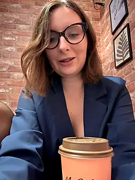 Snapshot of The_Snowwhitee chatting on November 1, 2025, 9:08 pm The Snowwhitee online show from November 1, 2025, 9:08 pm