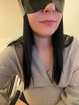 Snapshot of CallMeAngelica chatting on December 16, 2025, 9:24 am CallMeAngelica online show from December 16, 2025, 9:24 am