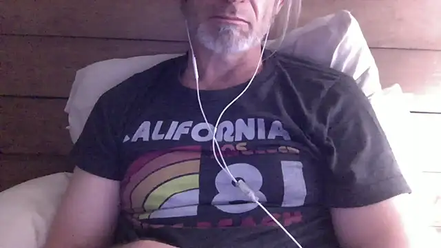 readyforfunxxx online show from December 7, 2024, 10:50 am