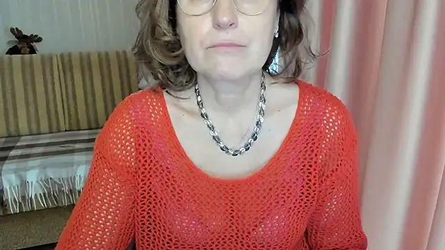 lauraoven online show from March 10, 2025, 10:50 am