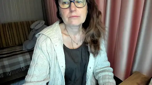 lauraoven online show from February 12, 2026, 7:52 am