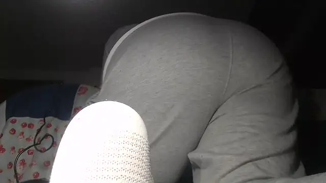 Snapshot of prettyangelsquirt chatting on December 2, 2025, 1:17 am prettyangelsquirt online show from December 2, 2025, 1:17 am