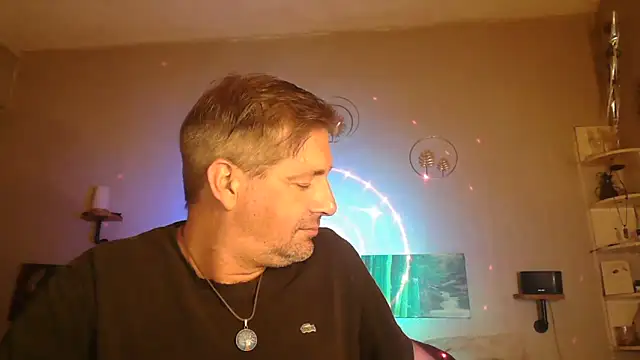 Snapshot of matrikes1 chatting on October 7, 2025, 6:53 pm matrikes1 online show from October 7, 2025, 6:53 pm