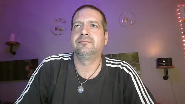 Snapshot of matrikes1 chatting on February 17, 2025, 5:34 pm matrikes1 online show from February 17, 2025, 5:34 pm