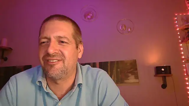 Snapshot of matrikes1 chatting on February 14, 2025, 9:43 pm matrikes1 online show from February 14, 2025, 9:43 pm