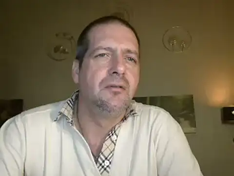 Snapshot of matrikes1 chatting on February 12, 2025, 7:24 pm matrikes1 online show from February 12, 2025, 7:24 pm