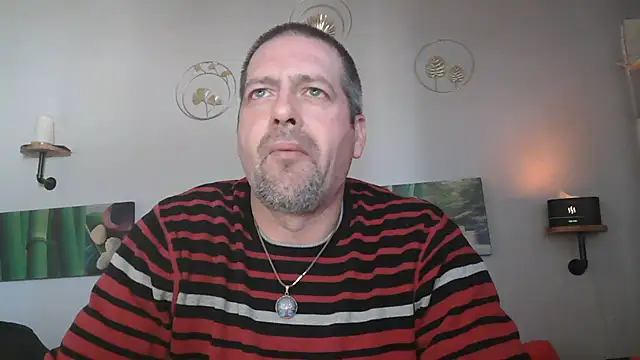 Snapshot of matrikes1 chatting on February 19, 2025, 2:01 pm matrikes1 online show from February 19, 2025, 2:01 pm