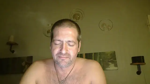 Snapshot of matrikes1 chatting on February 21, 2025, 5:09 pm matrikes1 online show from February 21, 2025, 5:09 pm