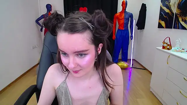 Snapshot of CloudGrace chatting on February 28, 2025, 9:23 pm CloudGrace online show from February 28, 2025, 9:23 pm