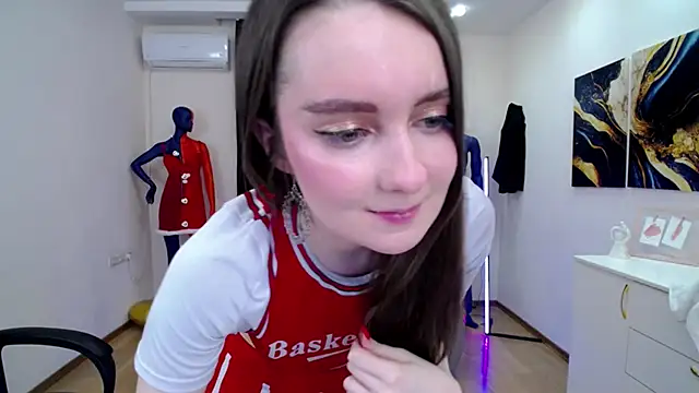 Snapshot of CloudGrace chatting on March 9, 2025, 1:26 pm CloudGrace online show from March 9, 2025, 1:26 pm