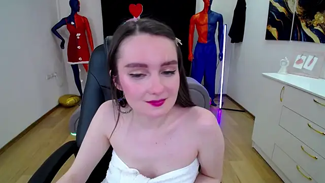Snapshot of CloudGrace chatting on March 9, 2025, 4:33 pm CloudGrace online show from March 9, 2025, 4:33 pm
