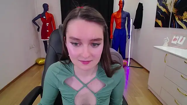 Snapshot of CloudGrace chatting on March 10, 2025, 9:23 am CloudGrace online show from March 10, 2025, 9:23 am