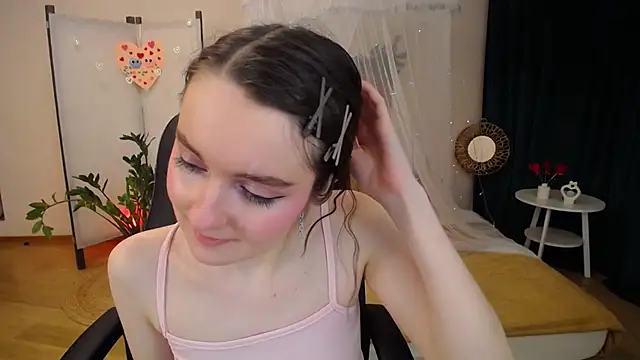 Snapshot of CloudGrace chatting on February 26, 2025, 1:03 am CloudGrace online show from February 26, 2025, 1:03 am
