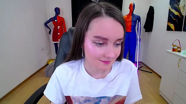 Snapshot of CloudGrace chatting on February 26, 2025, 9:20 pm CloudGrace online show from February 26, 2025, 9:20 pm