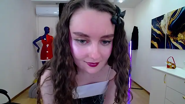 Snapshot of CloudGrace chatting on February 24, 2025, 12:20 am CloudGrace online show from February 24, 2025, 12:20 am