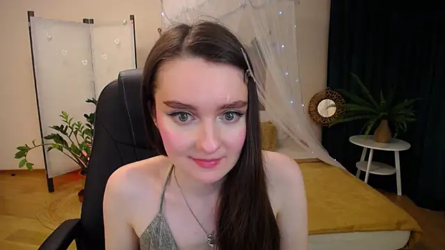 Snapshot of CloudGrace chatting on March 16, 2025, 12:34 am CloudGrace online show from March 16, 2025, 12:34 am